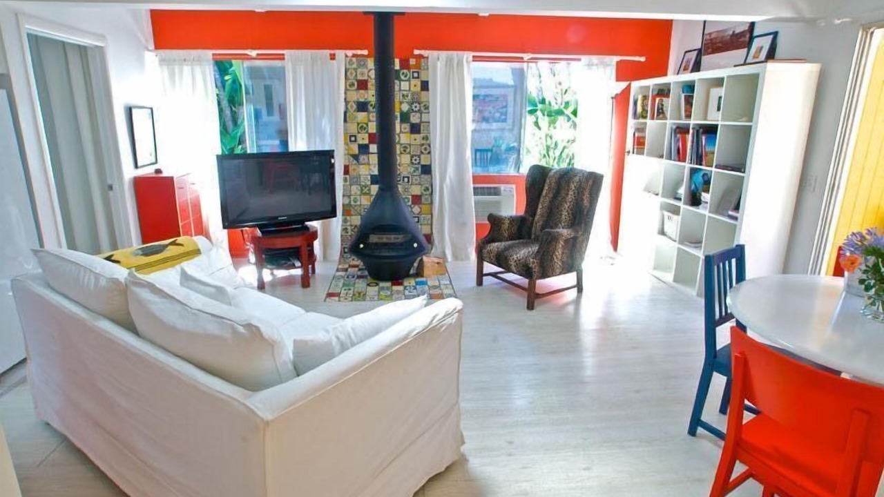 Photo of Others in Hollywood Hills