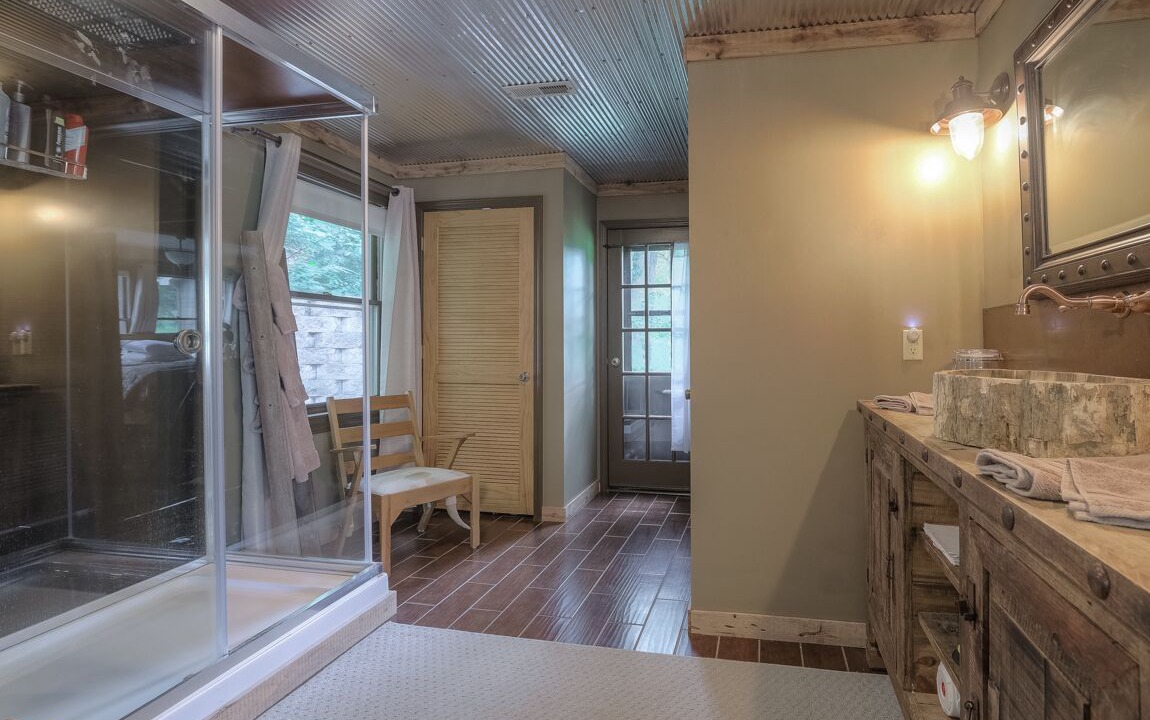 Photo of Bathroom in Bois D Arc