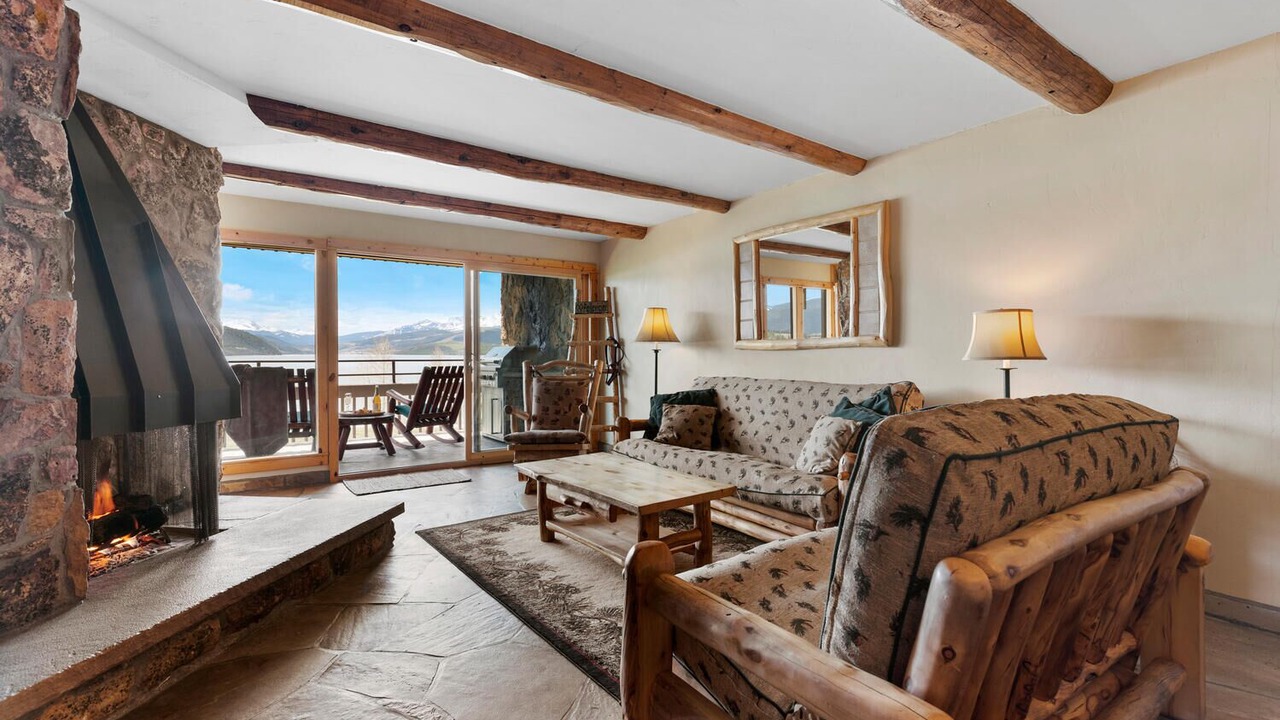 Photo of Livingroom in Dillon