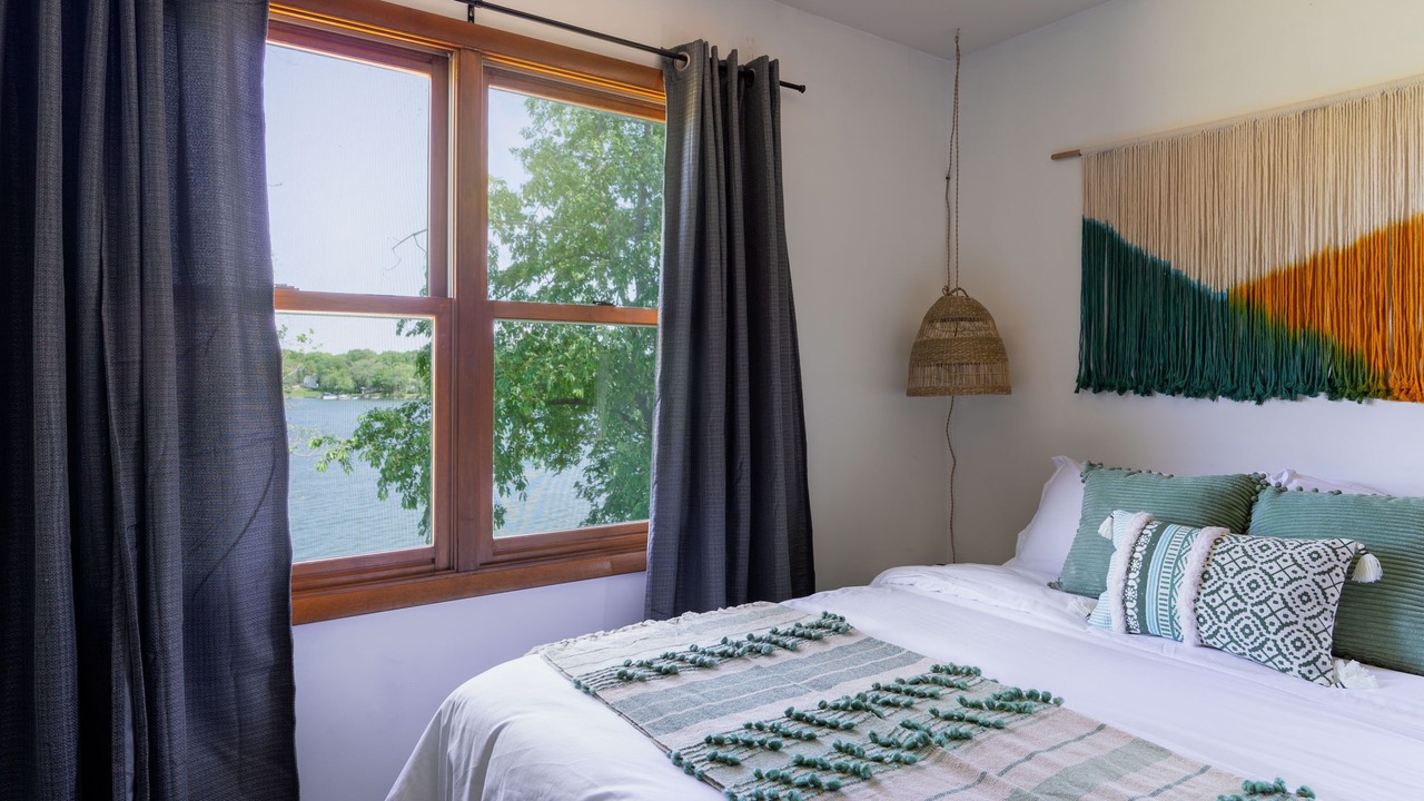 Photo of Bedroom in Lake Shangrila