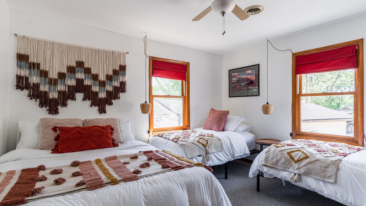 Photo of Bedroom in Lake Shangrila