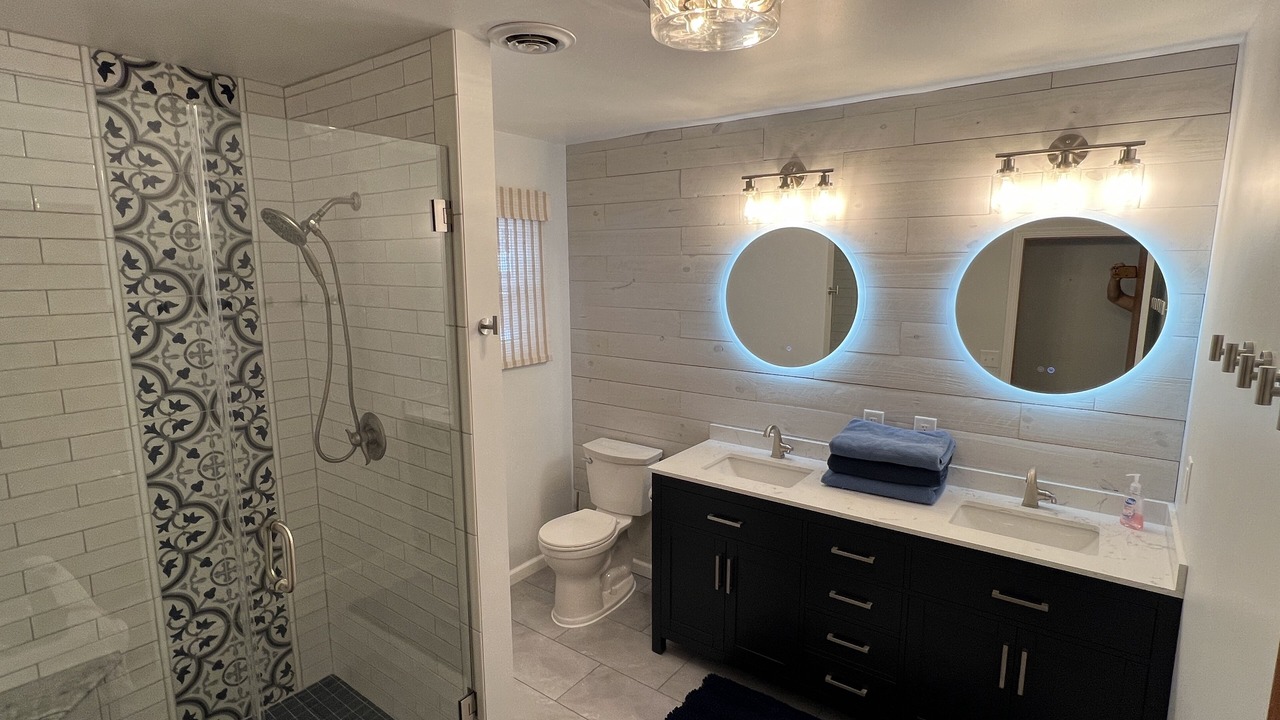 Photo of Bathroom in Lake Shangrila