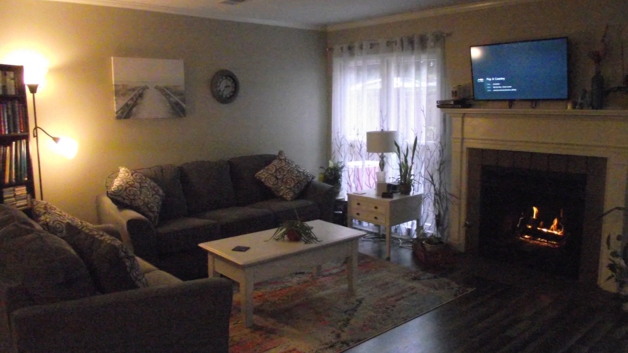 Photo of Livingroom in Forest Hills