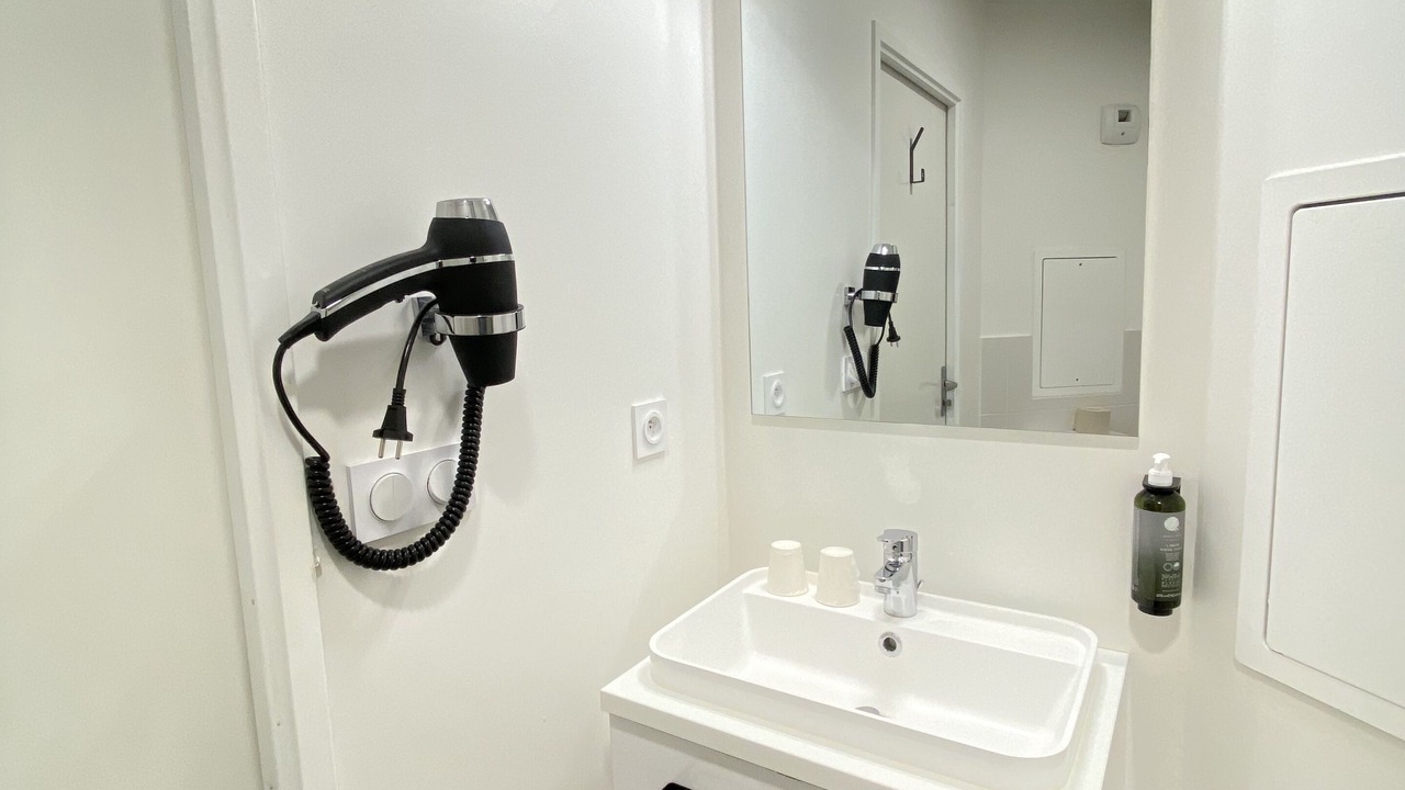Photo of Bathroom in Palaiseau