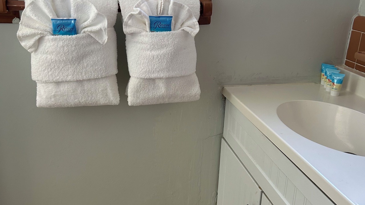 Photo of Bathroom in Caloosahatchee