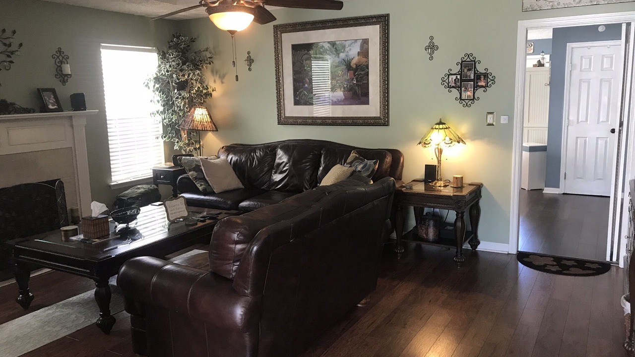 Photo of Livingroom in Evans