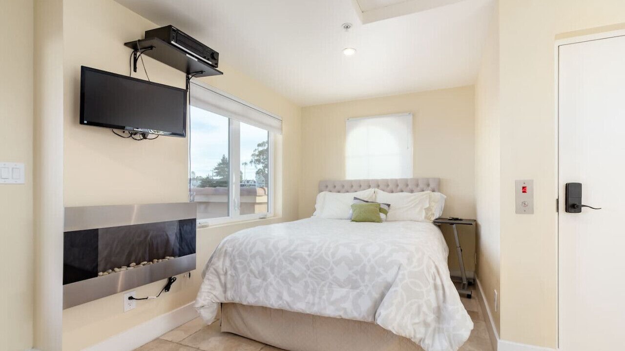 Photo of Bedroom in Westside Santa Cruz
