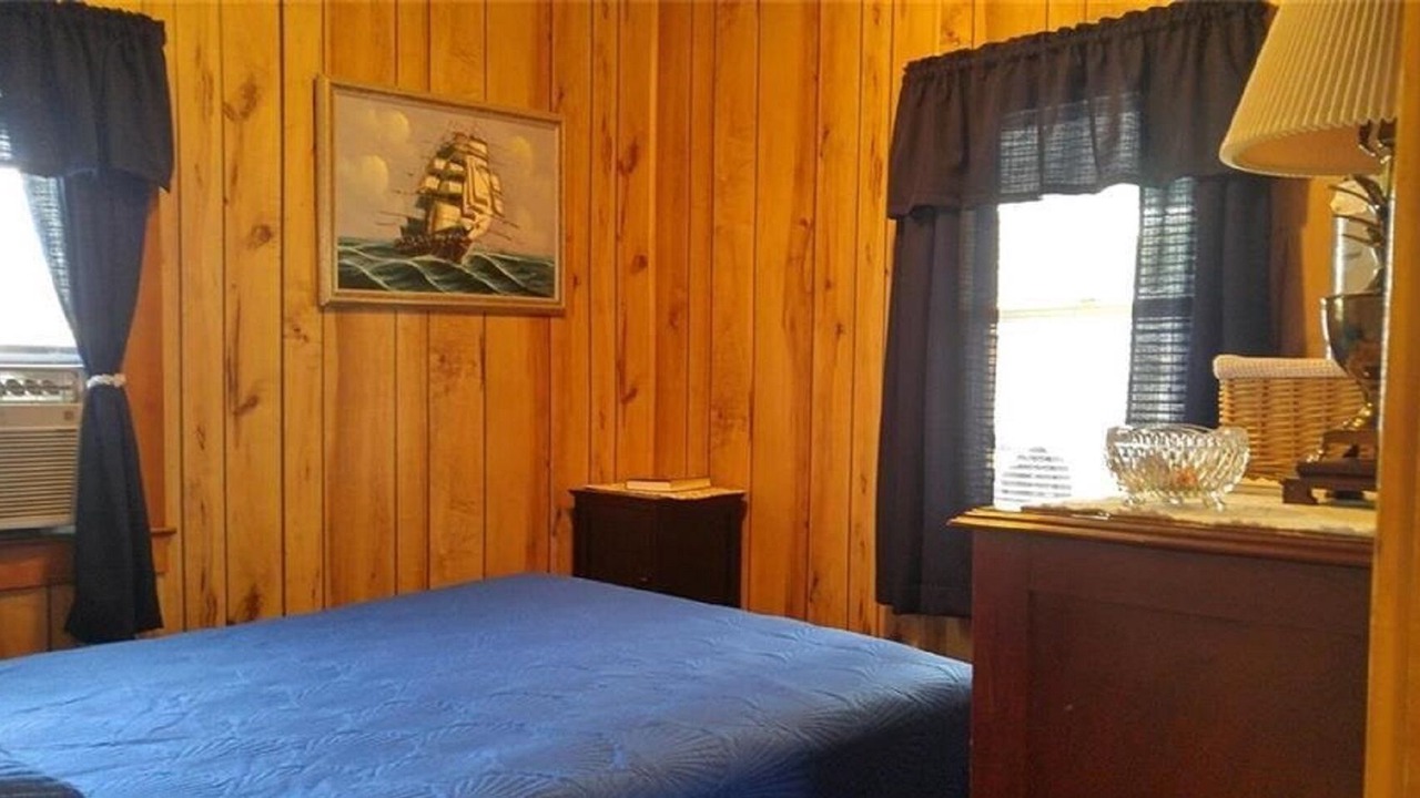 Photo of Bedroom in Sylvan Beach