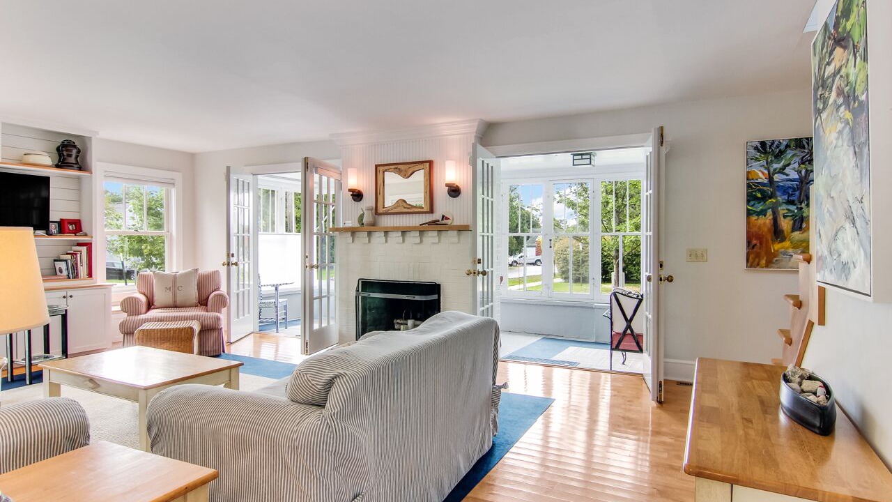 Photo of Livingroom in Leland