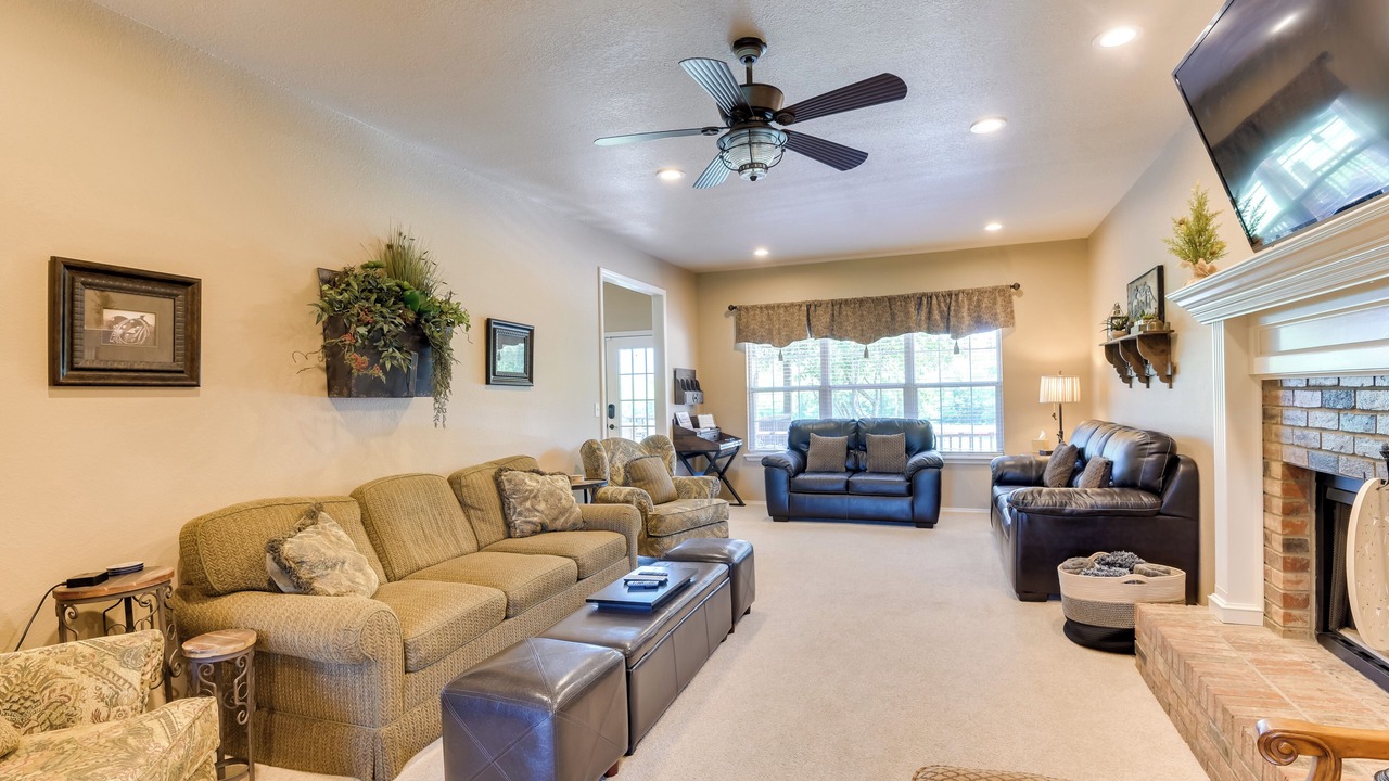 Photo of Livingroom in Sperry