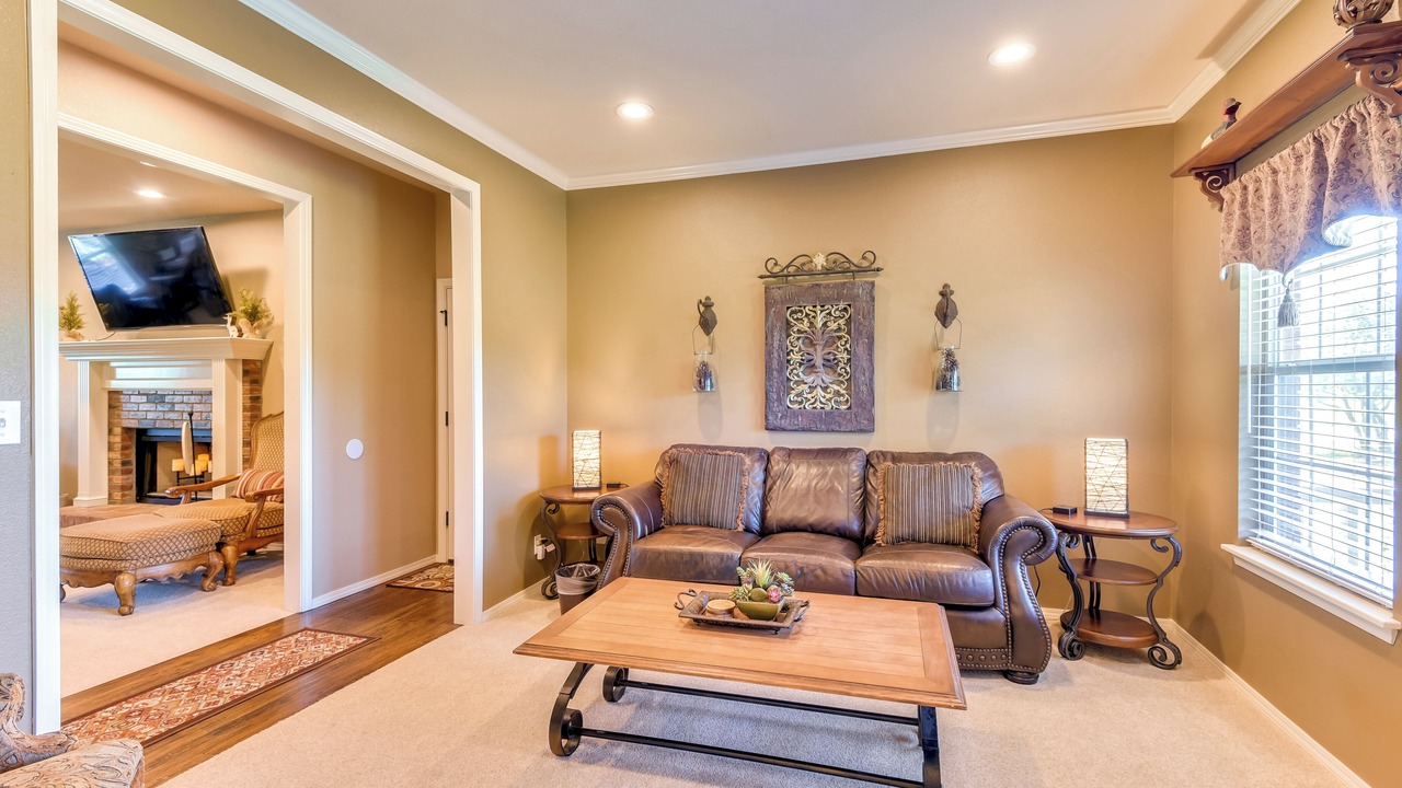 Photo of Livingroom in Sperry