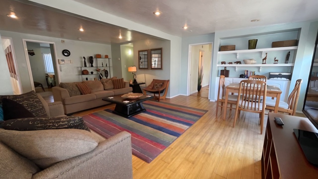 Photo of Livingroom in North Pacific Beach