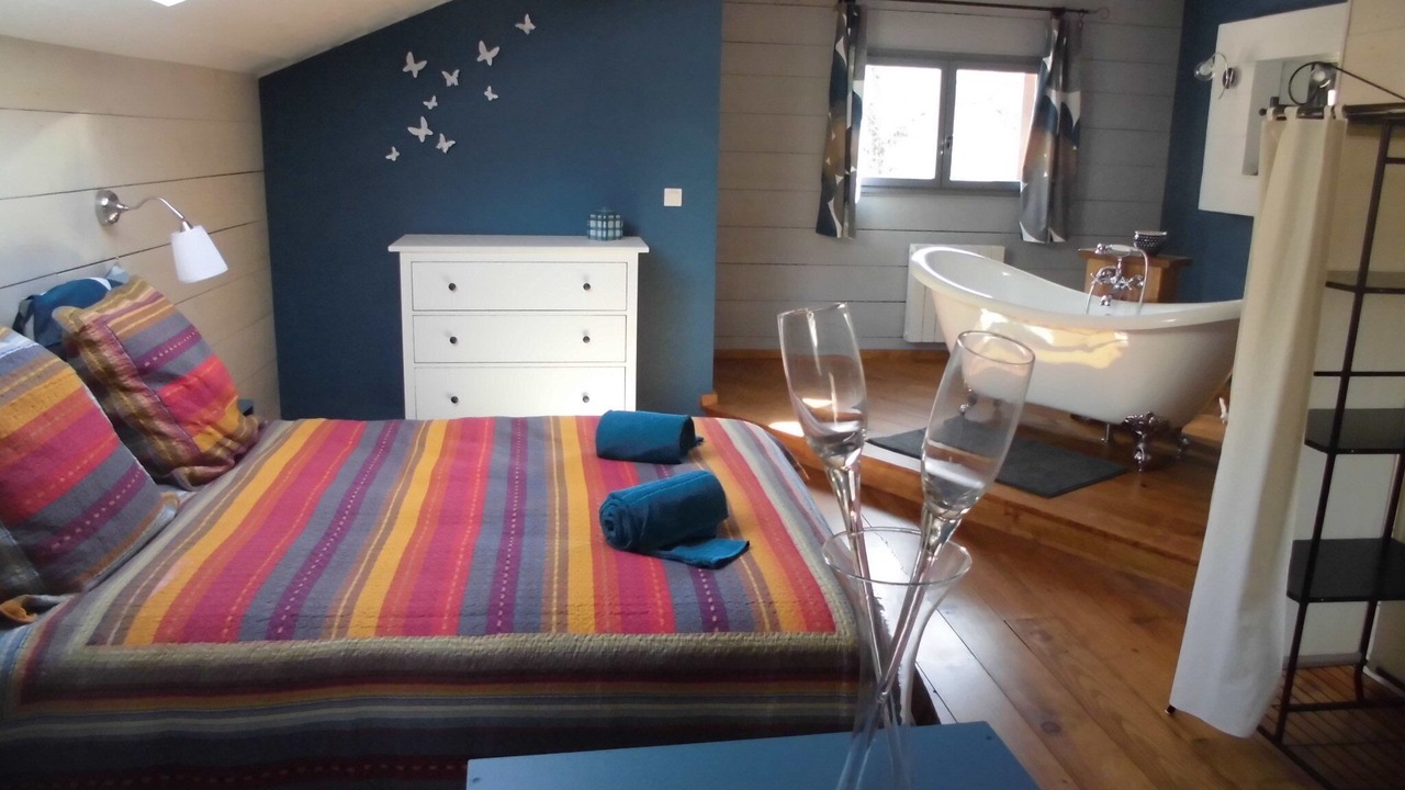 Photo of Bedroom in Treschenu-Creyers