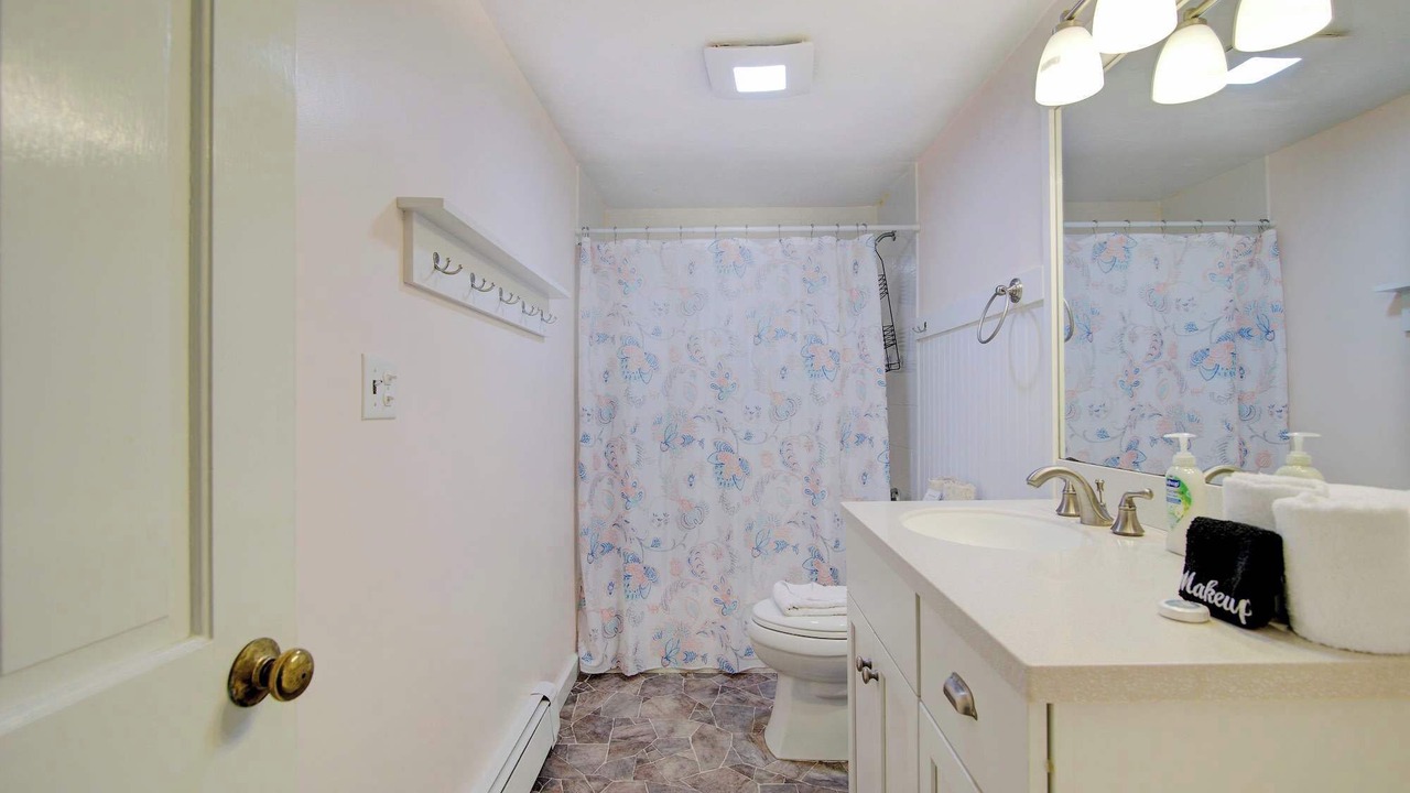 Photo of Bathroom in East Orleans