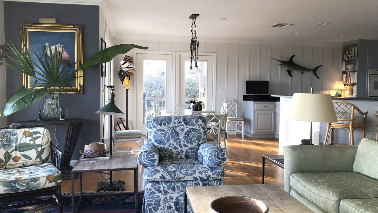 Photo of Livingroom in Crescent Beach