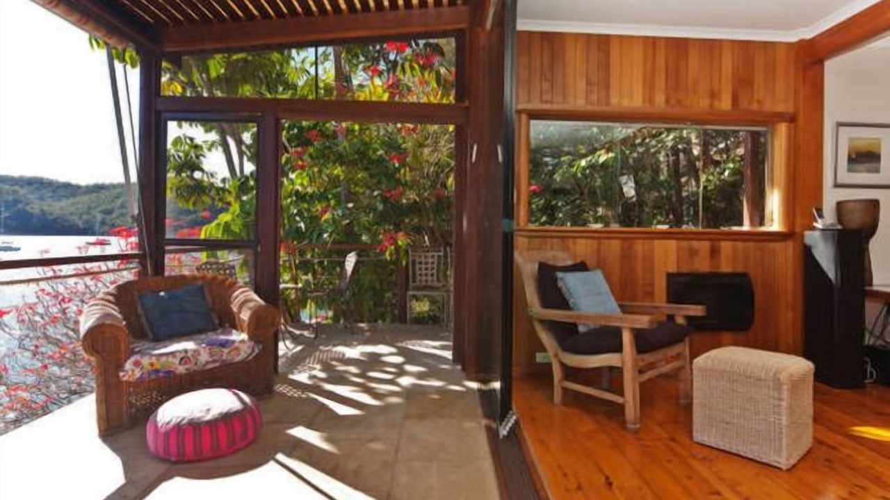 Photo of Livingroom in Cottage Point