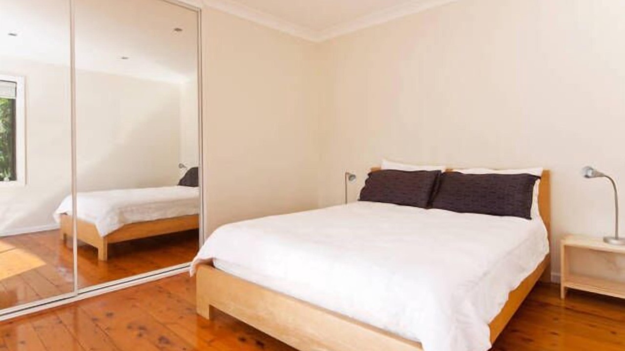 Photo of Bedroom in Cottage Point