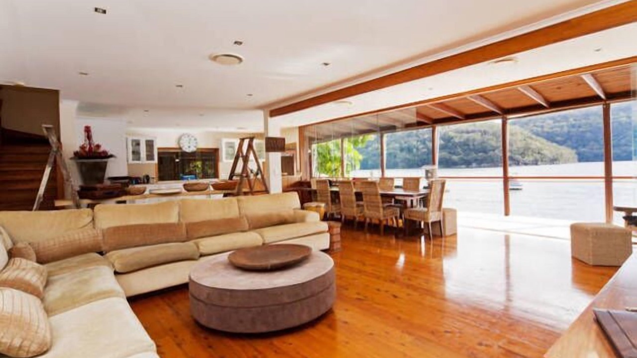 Photo of Livingroom in Cottage Point