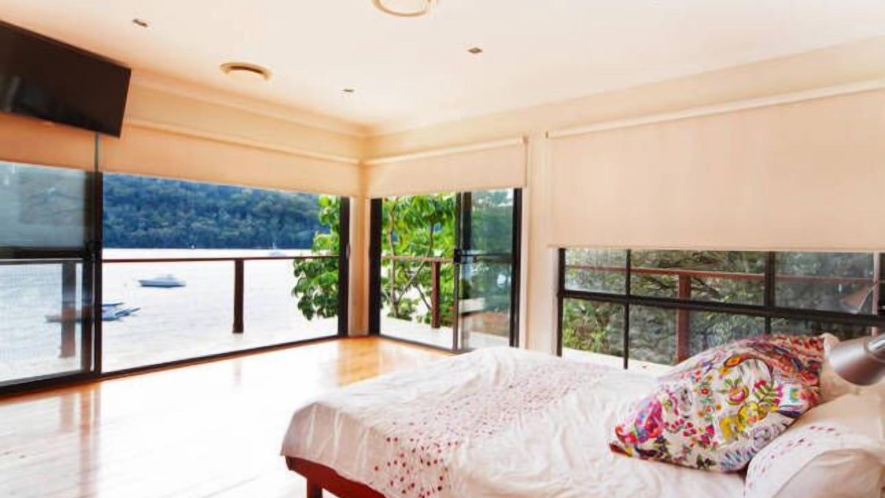 Photo of Bedroom in Cottage Point