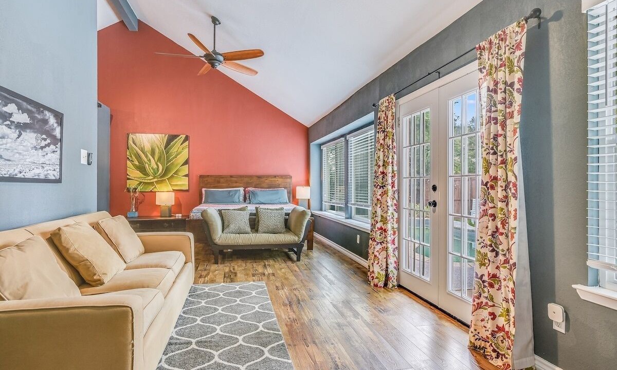 Photo of Livingroom in Wells Branch
