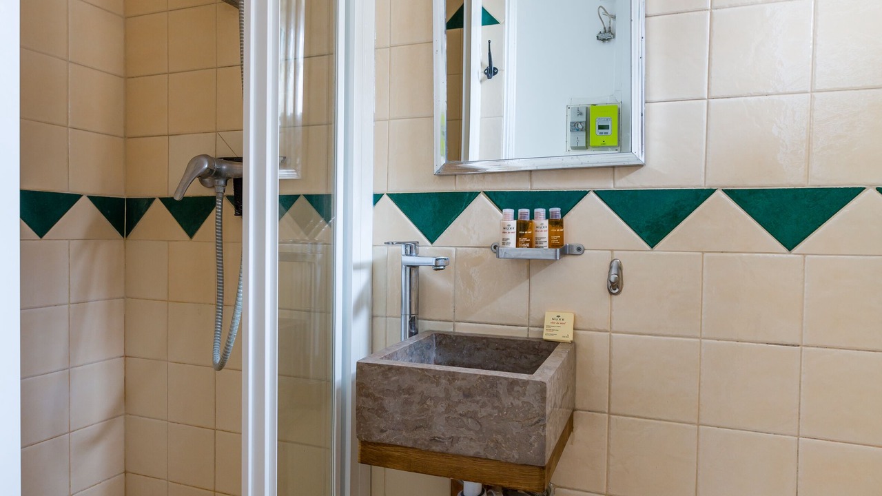 Photo of Bathroom in Quartier du Gros-Caillou