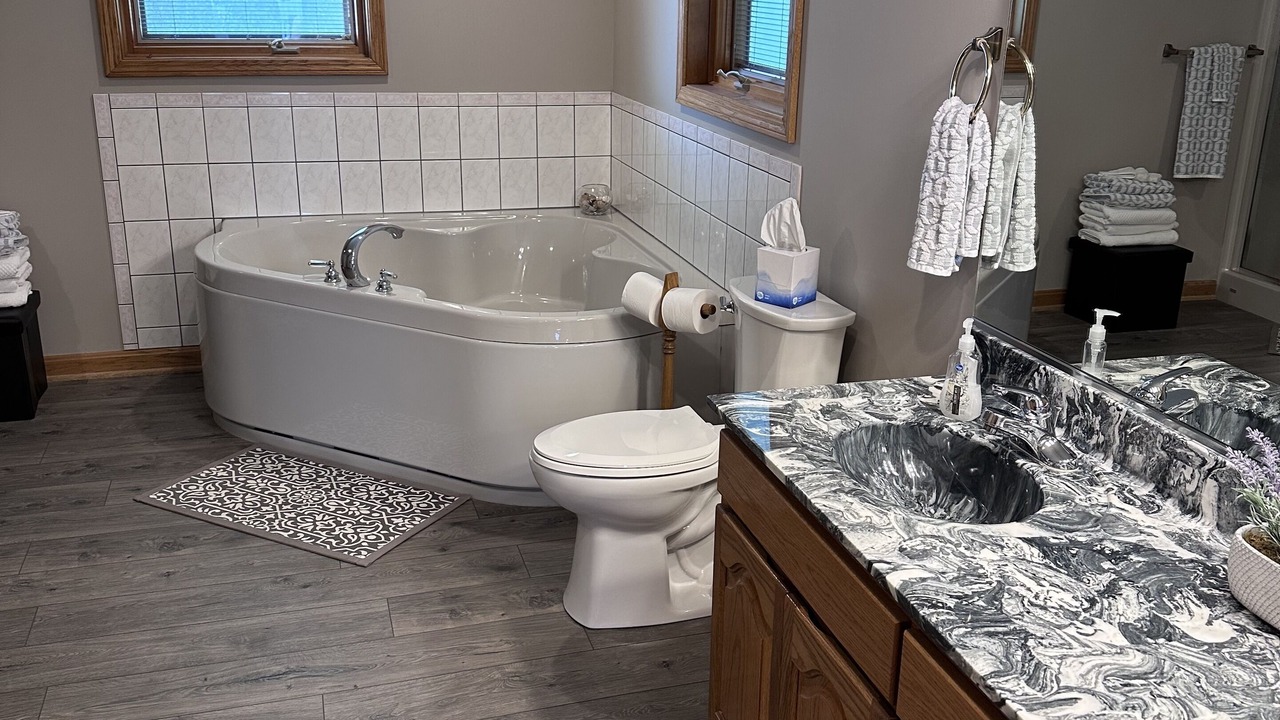 Photo of Bathroom in Byrdstown