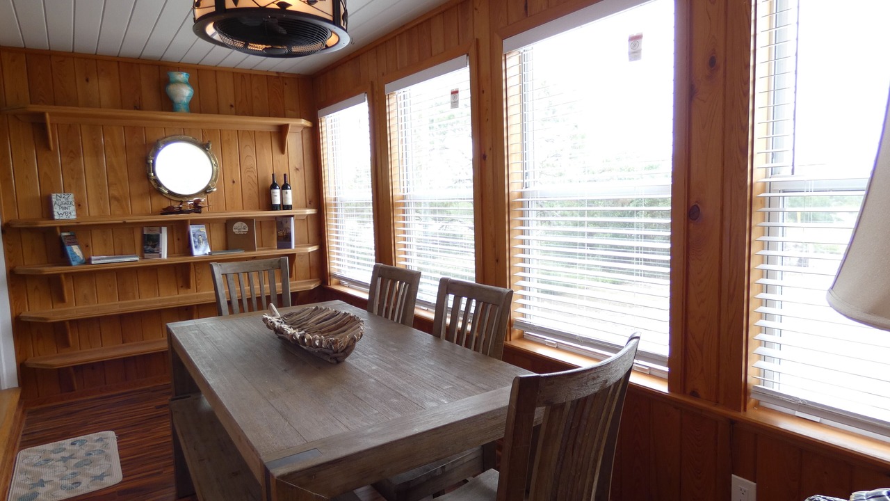 Photo of Bedroom in Alligator Point
