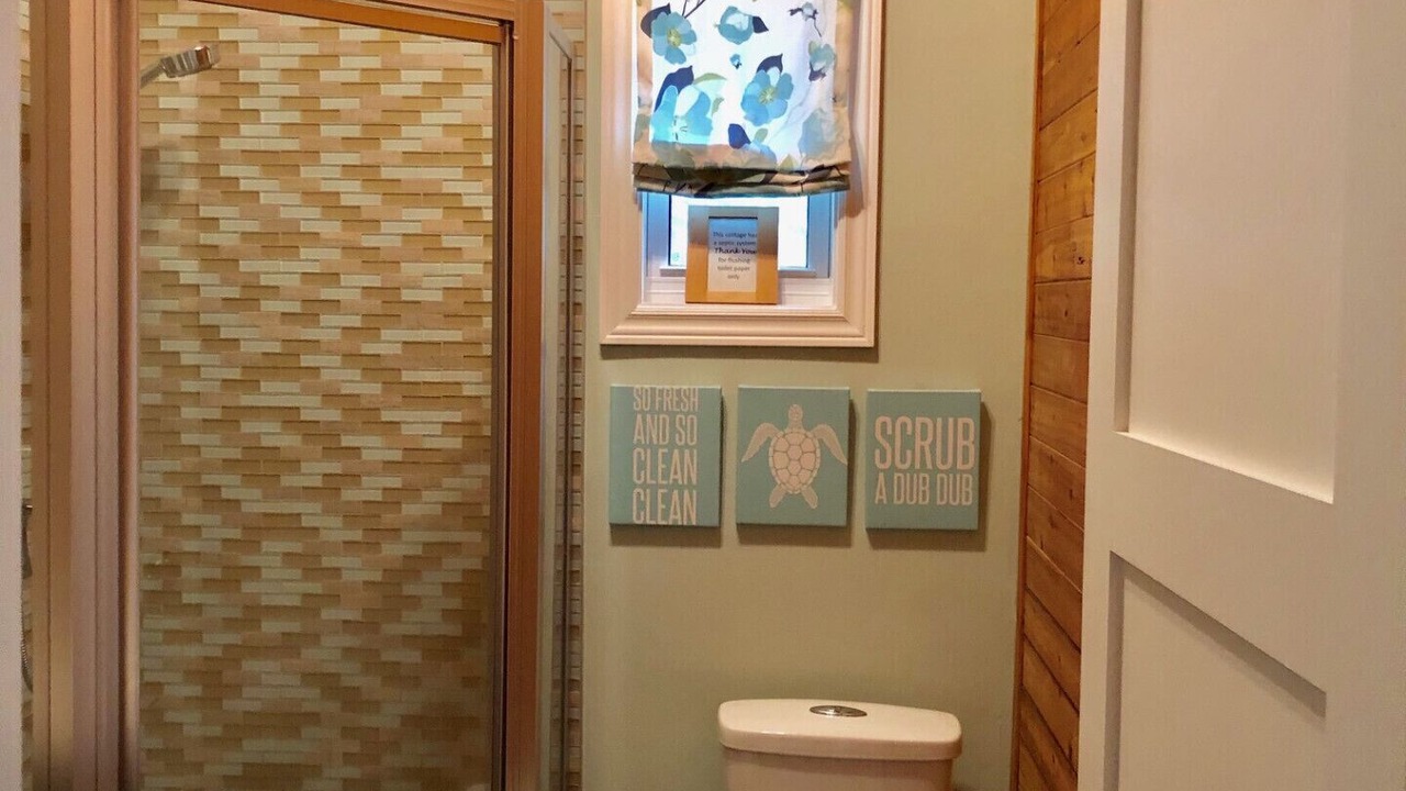 Photo of Bathroom in Port Franks