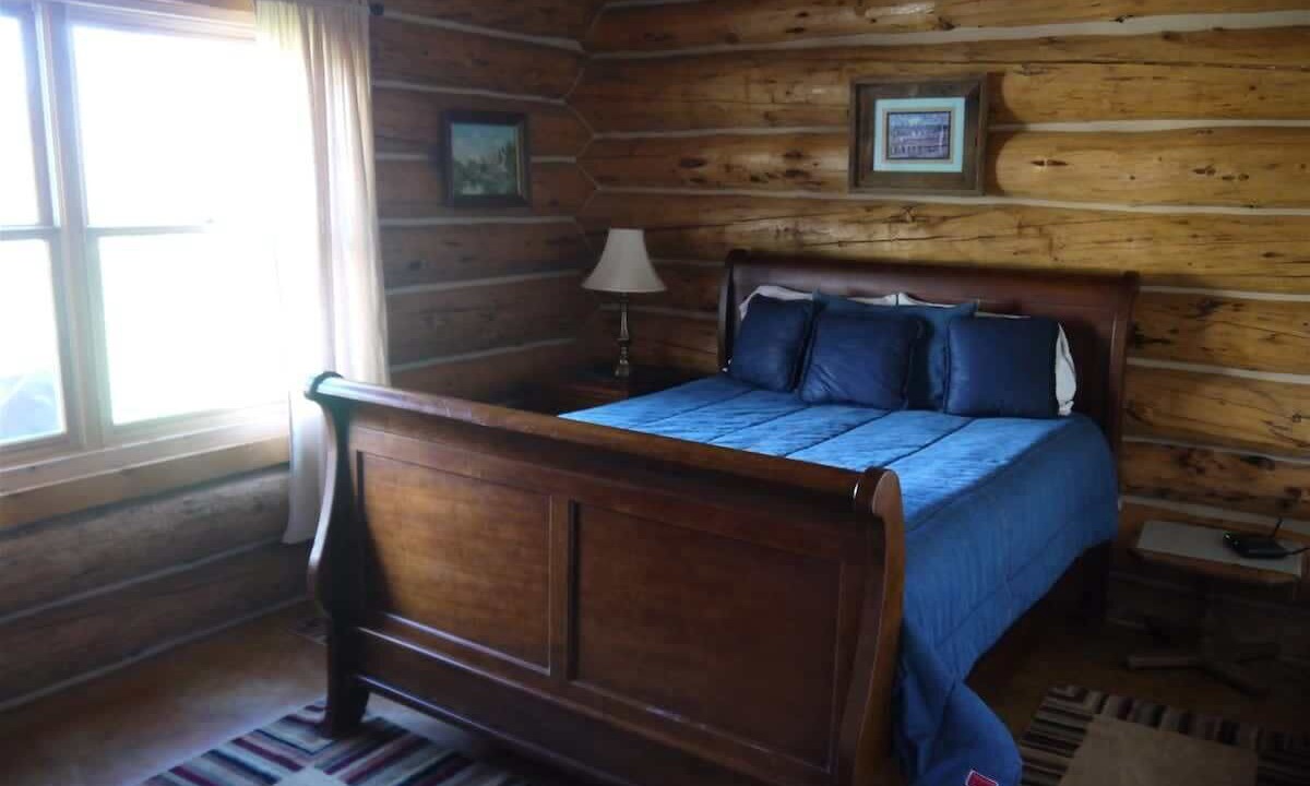 Photo of Bedroom in Crested Butte South
