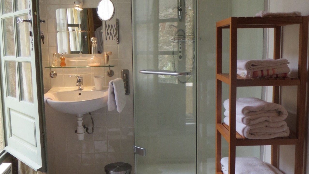 Photo of Bathroom in La Bastide-sur-l'Hers
