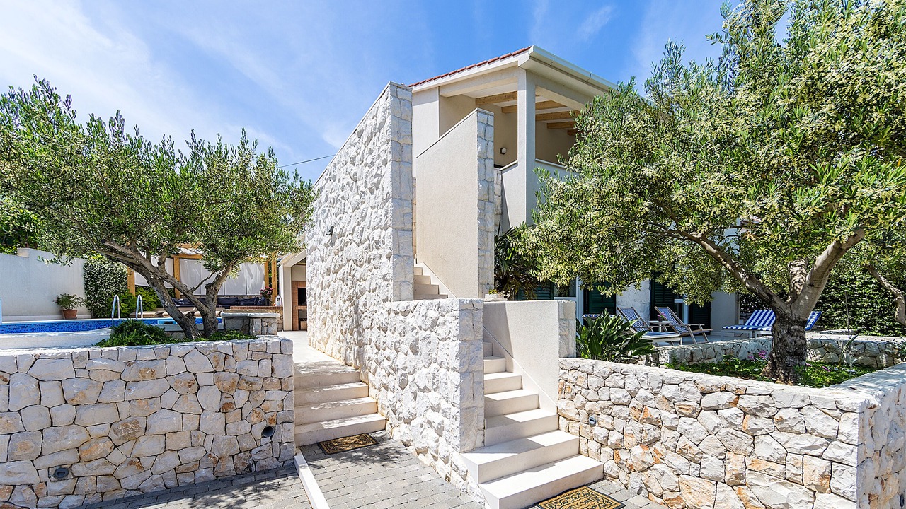 Photo of Outdoor in Slatine