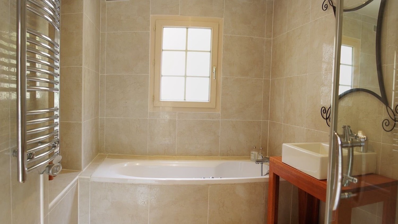 Photo of Bathroom in Sauveterre-la-Lemance