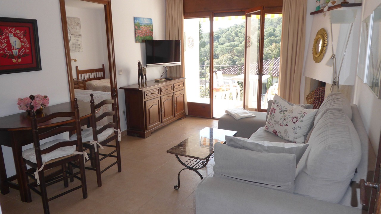Photo of Livingroom in Tamariu