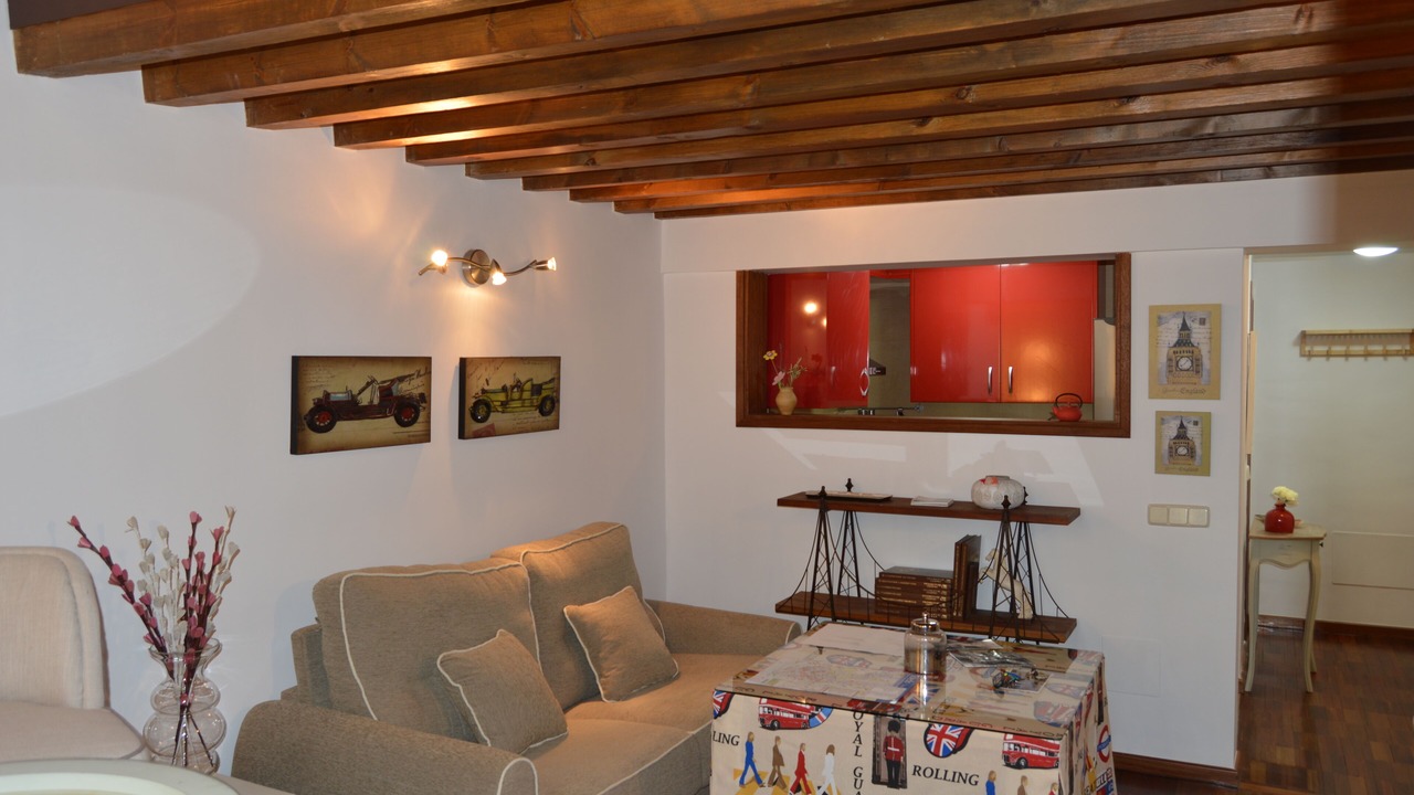 Photo of Livingroom in Toledo City Center