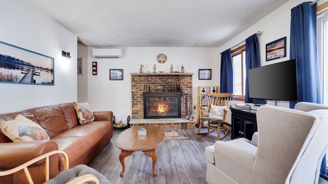 Photo of Livingroom in Tobyhanna