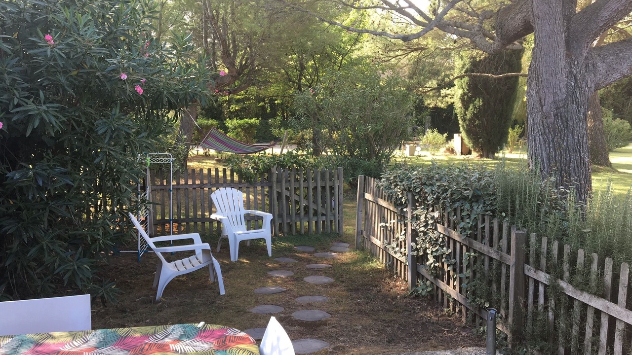 Photo of Outdoor in Saint-Saturnin-les-Avignon