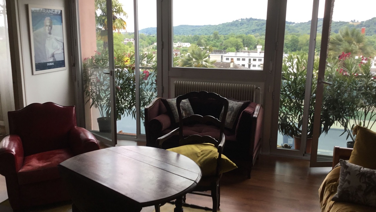 Photo of Livingroom in Centre Ville