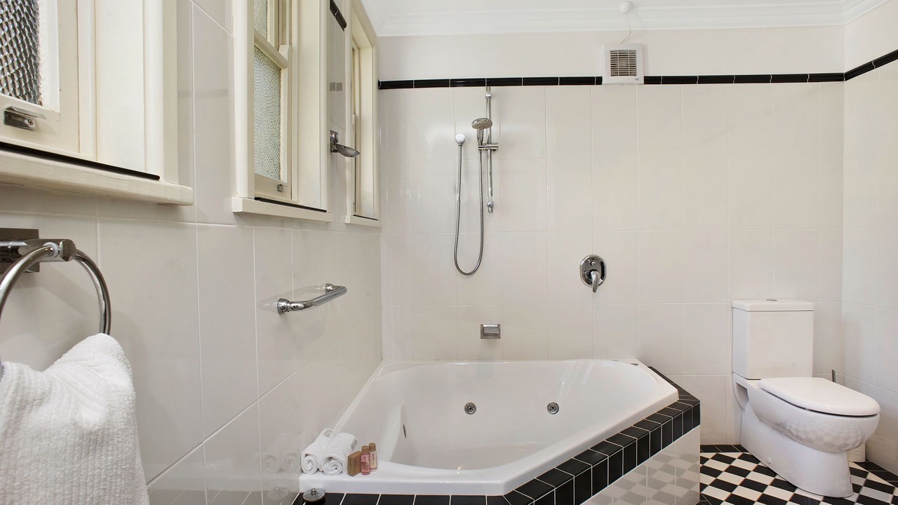 Photo of Bathroom in Leura