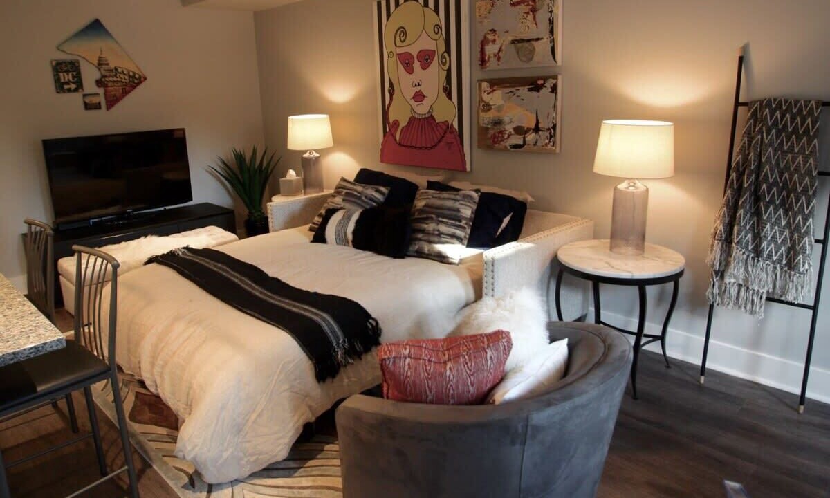 Photo of Bedroom in Logan Circle