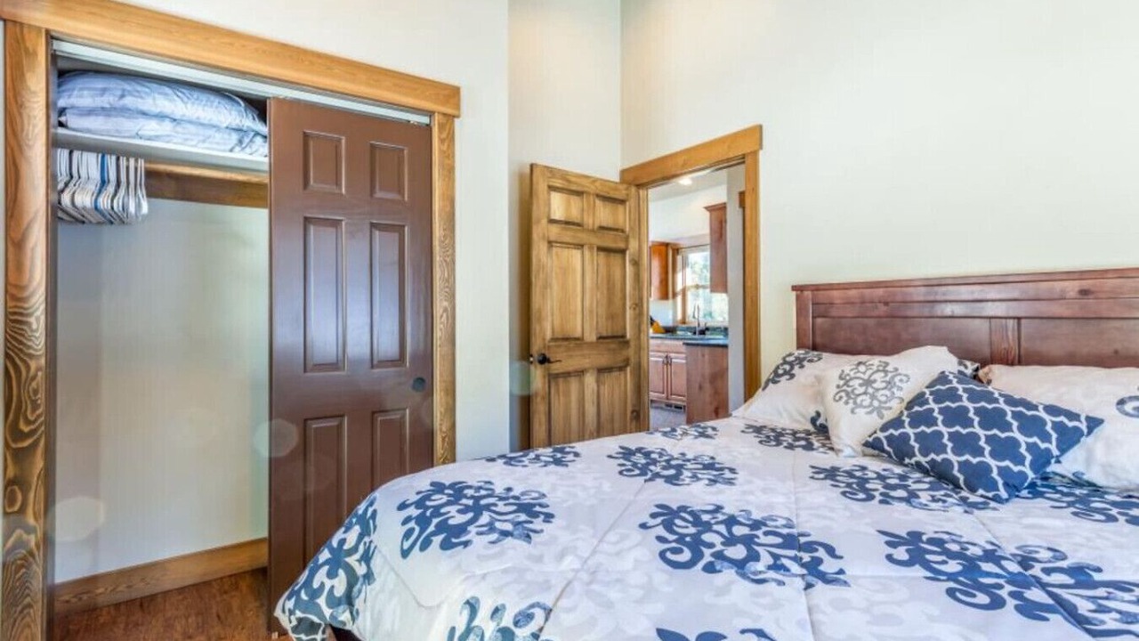 Photo of Bedroom in West Glacier