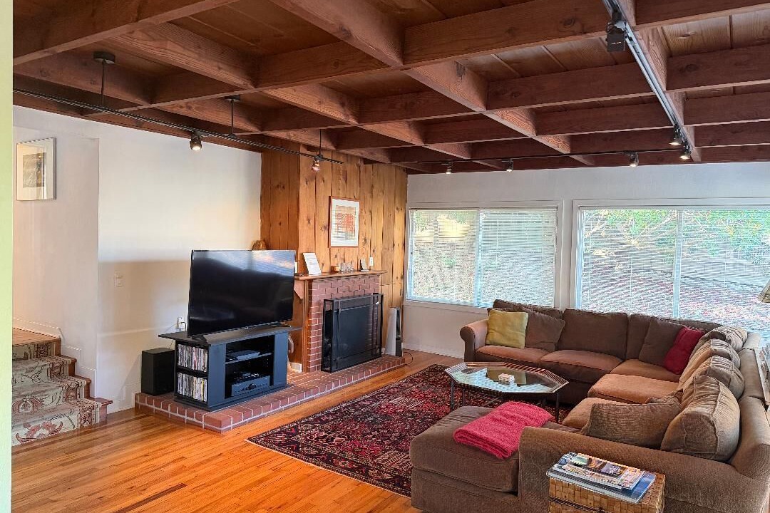Photo of Livingroom in Del Monte Forest