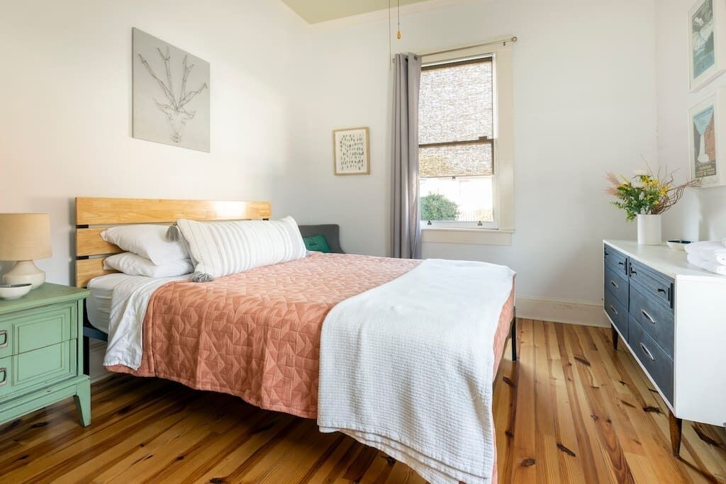 Photo of Bedroom in Beach Institute