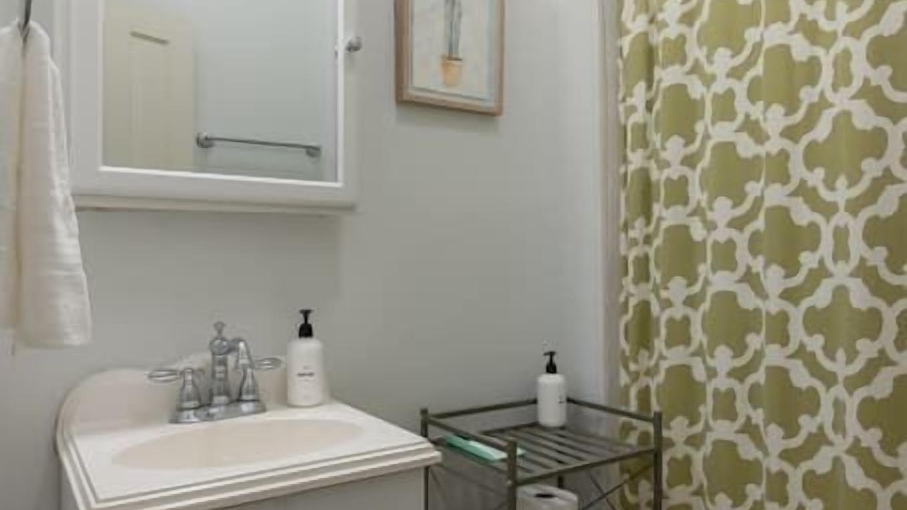 Photo of Bathroom in Beach Institute
