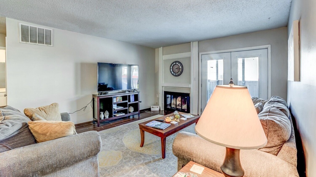 Photo of Livingroom in South Tulsa