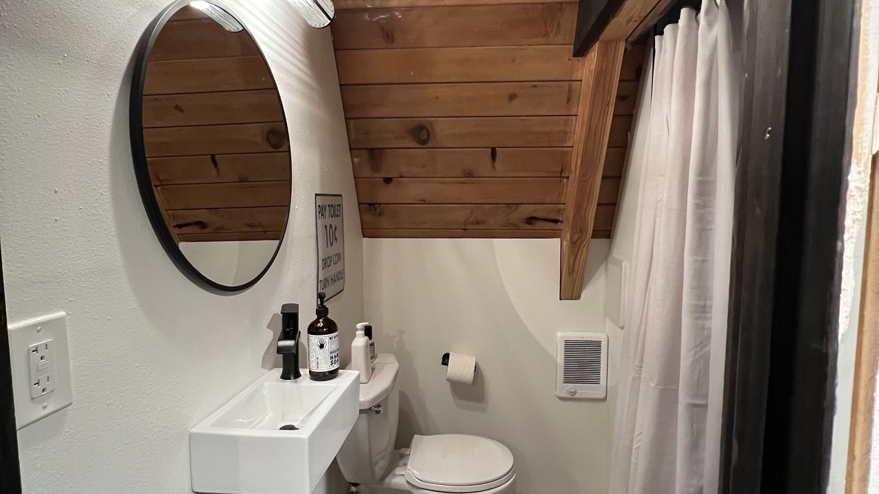 Photo of Bathroom in Ashford