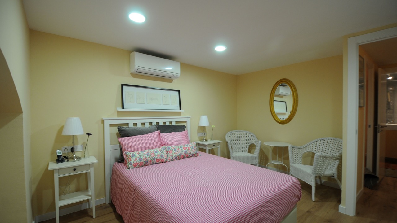 Photo of Bedroom in El Poble-sec