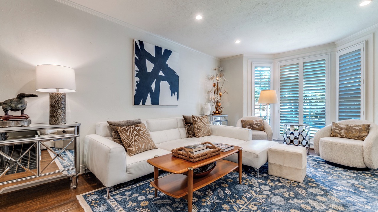 Photo of Livingroom in Oak Lawn