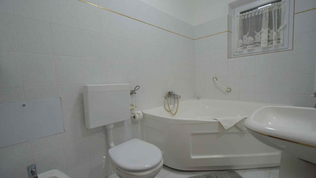 Photo of Bathroom in Omisalj