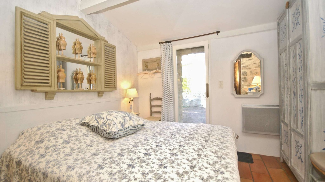 Photo of Others in Viens