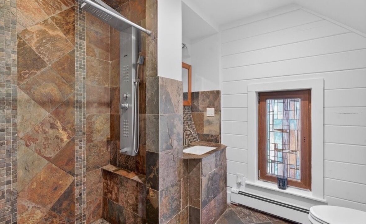 Photo of Bathroom in Hunter